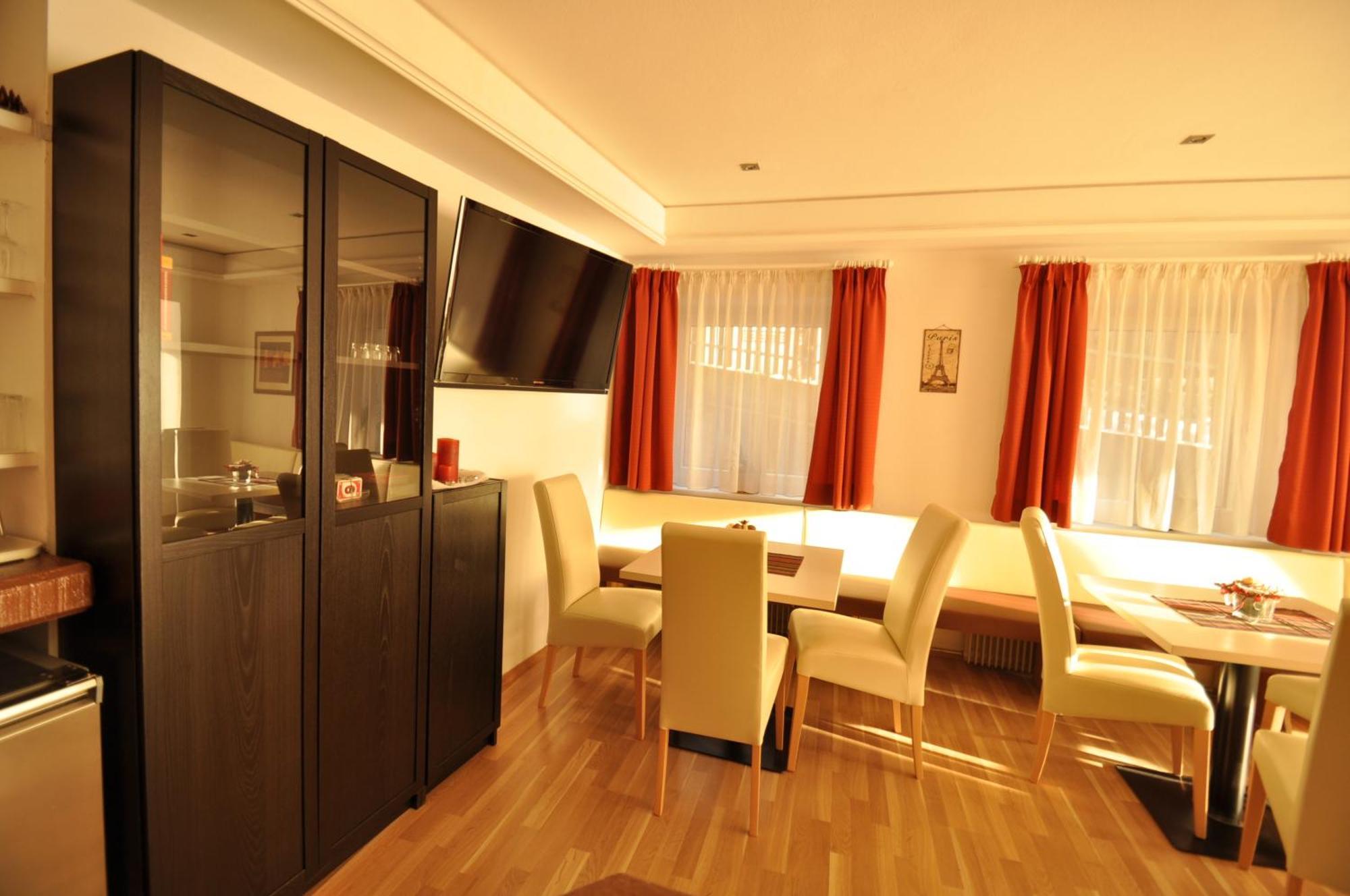 Lapis Monti - Apartments & Suites Бурґузіо Екстер'єр фото